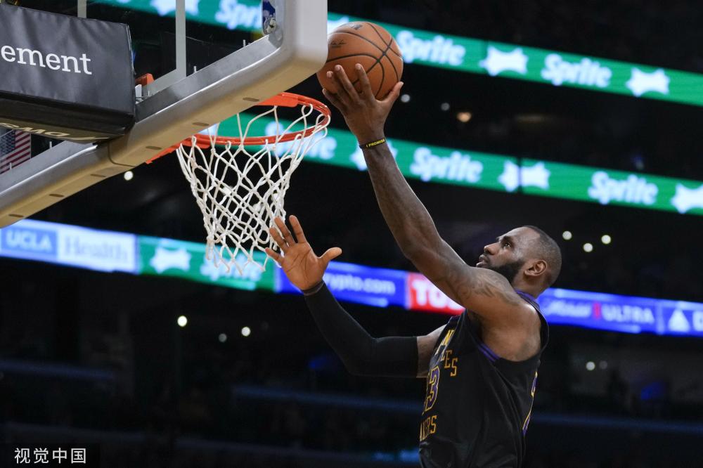 门而出时 门而出时