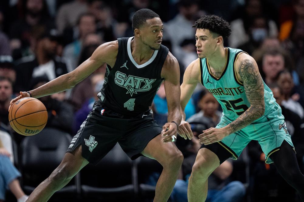 场的牵制力 场的牵制力