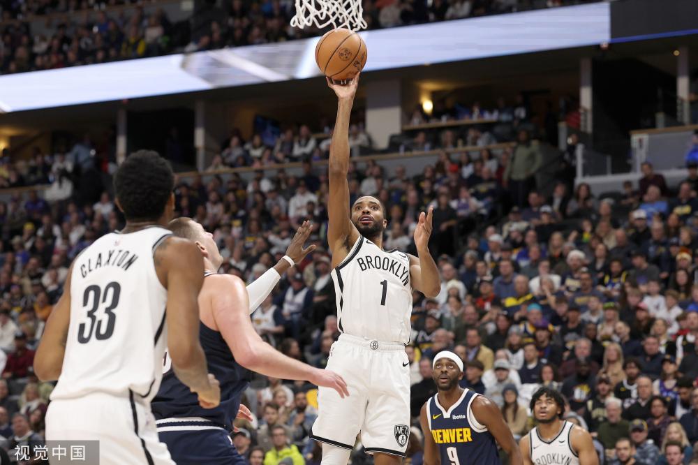 不少球迷和 不少球迷和